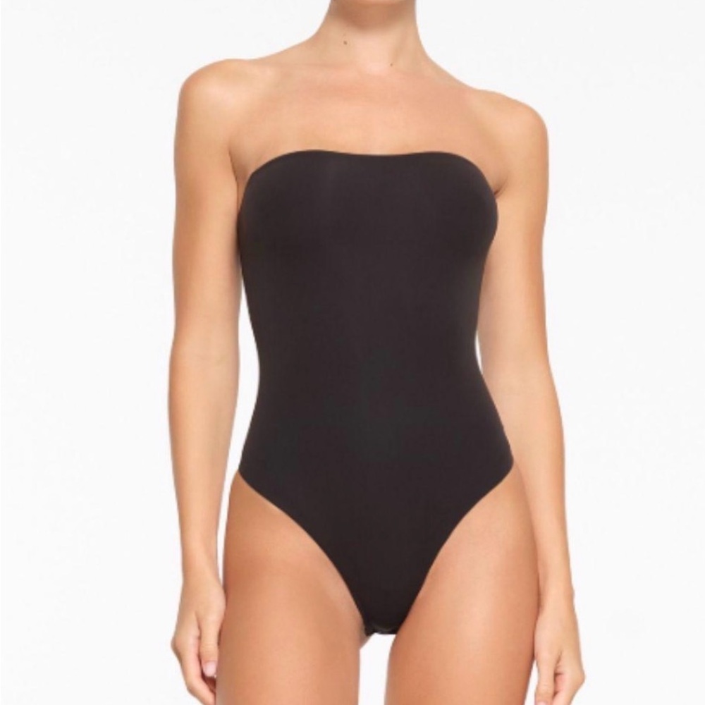 SKIMS Obsidian Smooth Lounge strapless bodysuit NWOT SIZE SMALL